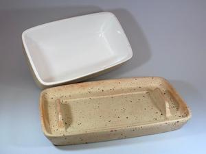 Mantequillera Rústica Moteada con Tapa Abombada y Asa, Bandeja Profunda para Servir, Mantequillera Duradera con Acabado Glaseado para Encimera de Cocina - Product Image 3