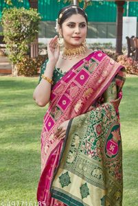 Traditional Purple and <b>Green</b> <b>Silk</b> Saree with Gold Border for Women Wedding & Party Wear India Pakistan - Product Image 2