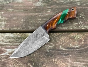 Couteau de chasse artisanal sur mesure en acier Damas, manche bois et résine, lame droite pointe clip, 9 pouces de longueur totale, couteau de camping en cuir - Product Image 3