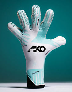 Gants de gardien de but de haute qualité, premium, toutes saisons, en latex, antidérapants, respirants, anti-humidité, pour les matchs en plein air, par Ako - Product Image 1