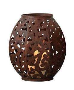 La construcción metálica robusta de diseño garantiza una colocación segura y estable de las velas de té, reduciendo el riesgo de que se vuelquen o sucedan accidentes. - Product Image 4