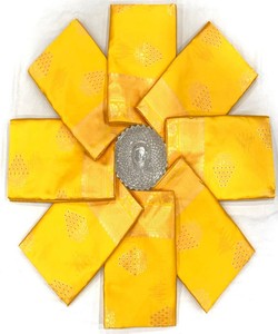 Sari de Seda Amarillo, Traje Tradicional Indio para Bodas, con Borde Zari y Bordado para Mujer - Product Image 4