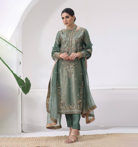 Ensemble Salwar en Georgette Vert Grandiose Brodé Main, Réversible, Infroissable, Longueur Midi, Design Élégant, Prêt-à-porter - Product Image 1