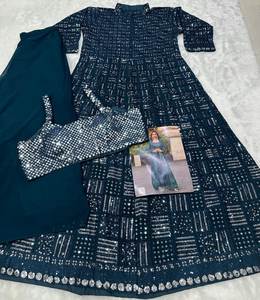 Conjunto de Traje Salwar Palazzo para Mujer con Lentejuelas Esmeralda Bordadas, Atuendo Festivo Étnico Indio Brillante para Fiestas - Product Image 6