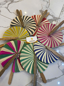 Abanico de Hoja de Coco, Hecho a Mano en Vietnam, Ligero y Duradero, para Verano, Aire Libre y Decoración - Product Image 2