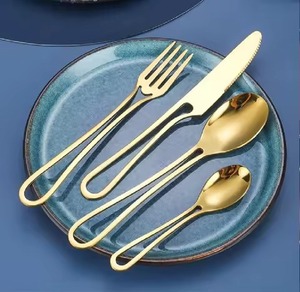 Collection élégante de couverts en acier inoxydable pour la présentation des aliments et l'excellence de l'hôtellerie - Product Image 6