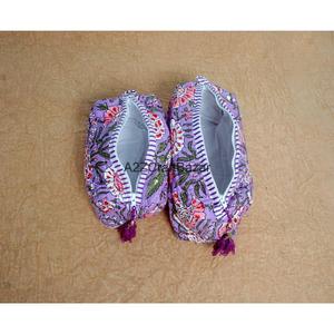 ชุดกระเป๋าผ้าฝ้ายลายดอกไม้แบบเย็บติดกัน 3 ชิ้น สำหรับจัดเก็บเครื่องสำอางและอุปกรณ์เดินทางอย่างมีสไตล์ ชุดกระเป๋าเครื่องสำอางลายดอกไม้ - Product Image 6