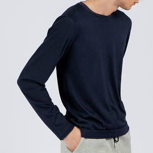 เสื้อยืดคอกลมแขนยาวทรงเข้ารูปสำหรับผู้ชาย ผ้าฝ้ายสีดำล้วน สไตล์ลำลองแบบถัก - Product Image 3