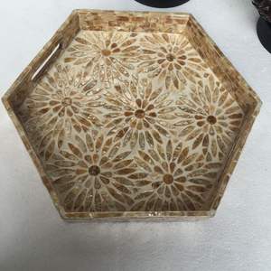 Plateaux authentiques en nacre, ornés de la beauté naturelle des coquillages, pour une utilisation artistique et fonctionnelle à la maison - Product Image 6