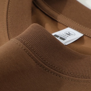 เสื้อยืดผู้ชายทรงปกติ 220 กรัม ผ้าฝ้ายออร์แกนิค 100% ขายส่ง เสื้อผ้ากีฬาลำลอง สตรีทแวร์ ลายตัวอักษรเรียบง่าย ระบายอากาศ แห้งเร็ว - Product Image 3