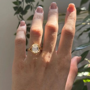 แหวนหมั้นเพชรทรงคุชชั่นยาว 14K 18K ทองคำเหลือง 3CT แบบวินเทจ ดีไซน์แยกแหวน สำหรับผู้หญิง สั่งทำได้ - Product Image 4