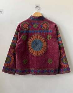 Abrigo Corto de Tela con Estilo de Bata y Diseño Exclusivo, Chaqueta de Invierno para Mujer Hecha a Mano con Bordado Suzani, al Mejor Precio - Product Image 2