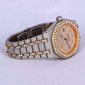 Montre-bracelet de luxe avec diamants Moissanite étincelants taille brillant, design carré tendance, bracelet en cuir et acier inoxydable, verre personnalisé - Product Image 2