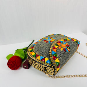 Bolso de Mano Tipo Clutch de Estilo Vintage Moderno para Mujer, Hecho a Mano, con Mosaico de Piedras y Aluminio Chapado en Oro - Product Image 2