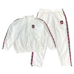 Chaqueta deportiva cortavientos personalizada para hombre, de poliéster, con cremallera, informal, para correr, entrenar y hacer deporte. - Product Image 1