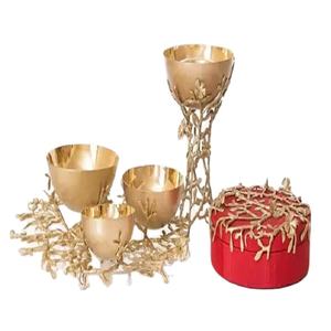 Longue carafe et brûleur d'encens en céramique, finition or décorative, couleur rouge et argent, design moderne, dukeon bunoor mabkhara - Product Image 1