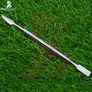 Pousse-cuticules et nettoyeur d'ongles en acier inoxydable – Le meilleur outil de manucure durable et antidérapant pour le soin des ongles - Product Image 6