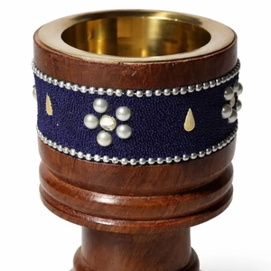 Brûleur d'encens en bois artisanal de qualité supérieure, porte-bakhoor unique pour la décoration traditionnelle de la maison et la prière - Product Image 1