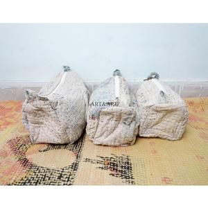 Ensemble de trousses de maquillage vintage légères et durables en tissu Kantha 100 % coton pur avec motif à pompons et fermeture éclair, écologiques - Product Image 2