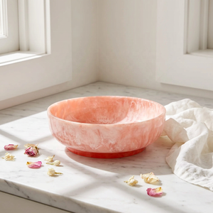 Bol à salade classique en résine rose polie, fait main, écologique, avec emballage en carton, pour la décoration de la maison et les fêtes - Product Image 1