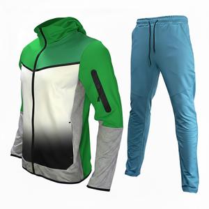 Ensemble de survêtement personnalisé de qualité supérieure pour hommes et femmes, en tissu molletonné respirant, fabrication OEM et ODM, vente en gros - Product Image 3