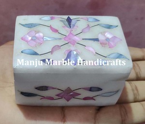 Boîte en marbre incrustée de nacre rose et bleu artisanale Coffrets cadeaux de mariage élégants 7.5x5 cm Boîte à bijoux pour occasions spéciales - Product Image 2