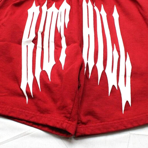 Pantalones Cortos Rojos de Algodón para Hombre con Estampado Gótico Blanco, Cintura Elástica, Estilo Urbano - Product Image 6