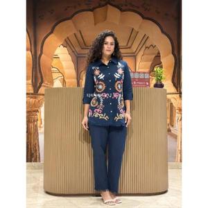 Nuevo Conjunto de Salwar Kameez de Algodón Slub de Diseñador Tesla con Bordado y Encaje Fumka, Estilo Moderno para Fiestas y Eventos - Product Image 1
