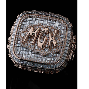 Anillo de Campeonato Personalizado de Plata de Ley 925 con Moissanita de Corte Brillante VVS Color D y Engaste Pavé, Estilo Hip Hop para Ganadores - Product Image 2