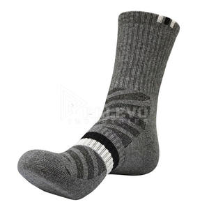 Chaussettes de sport personnalisées pour hommes avec logo personnalisé, antidérapantes, écologiques, respirantes, pour l'entraînement au football et au basketball - Product Image 6