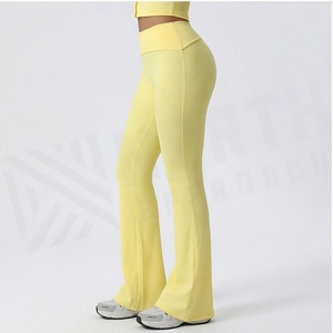Ensemble de yoga jaune 2 pièces, haut court à col en V, pantalon long taille haute, couleur unie, respirant, spandex, polyester, vêtements de sport pour femmes - Product Image 3