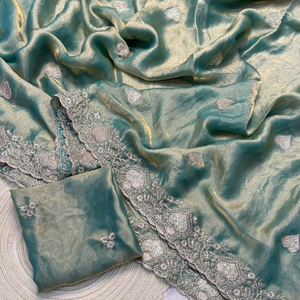 Sari en mousseline de soie vert marine luxueux et scintillant avec bordure brodée de Zari argenté – Sari ethnique indien pour les fêtes et les mariages - Product Image 2