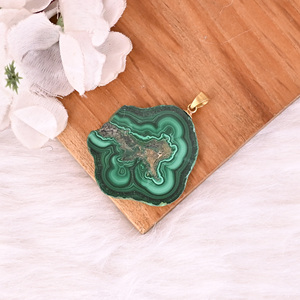 Pendentif en laiton avec stalactite de malachite naturelle, 18g, plaqué or/argent/or rose/ruthénium noir, bijou unisexe tendance en pierre - Product Image 4