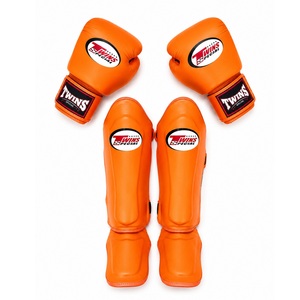Équipement de protection de qualité export pour le Muay Thai : gants de boxe, protège-tibias, protège-guêtres, protège-têtes, équipement de boxe. - Product Image 4