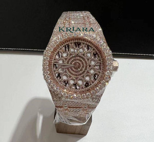 Stark Nachgefragte Edelstahl-Silberuhr mit Mossinate-Diamanten Perfektes Geschenk für Modebegeisterte und Luxusuhren-Liebhaber - Product Image 1