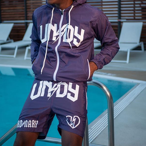 Conjunto Deportivo de Dos Piezas para Hombre con Logotipo Personalizado, Chaqueta Cortavientos con Capucha y Pantalones Cortos, Ligero, 100% Algodón, Ropa Urbana para Primavera - Product Image 6