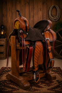 Selle de cheval en cuir occidental artisanale de qualité supérieure |   Selle de dressage en cuir de vache véritable avec arceau en bois et quincaillerie nickelée - Product Image 3