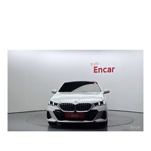 BMW Série 5 520i M Sport modèle décembre 2023 avec 22 898 km, boîte automatique, sièges en cuir, caméra de recul - Product Image 3