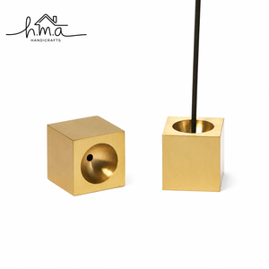 Porta Incienso Minimalista de Latón Azul Cielo en Forma de Cubo, Decoración Geométrica Moderna para Aromaterapia - Product Image 4