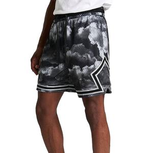 กางเกงขาสั้นกีฬาผู้ชายผ้าตาข่าย กางเกงวิ่งเทรนด์ฮิปฮอป กางเกงขาสั้นลำลองสตรีทแวร์ผ้าตาข่าย - Product Image 1