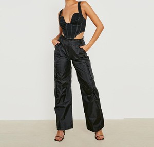 Pantalon cargo noir personnalisé avec taille ajustable – Élégant, durable et confortable – Vente en gros aux États-Unis - Product Image 3