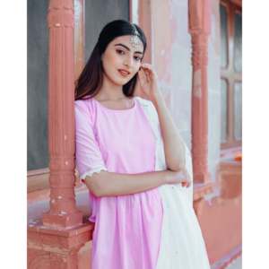 Ensemble Anarkali en mousseline de soie rose pour femme avec manches 3/4, disponible en taille XS - Product Image 5