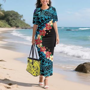Vestido midi entallado con estampado floral, cuello redondo, manga corta, informal, de verano, tejido en poliéster. - Product Image 2