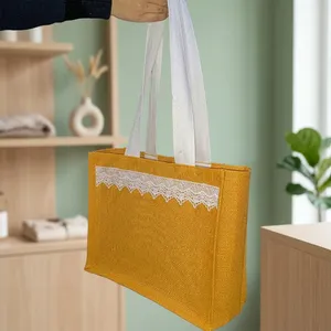 Bolsa de Regalo de Yute Amarillo con Ribete de Encaje, Bolsa de Mano de Hesse con Correa Personalizada, Empaque para Compras y Recuerdos de Fiesta - Product Image 1
