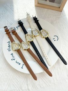 Montre femme asymétrique colorée tendance pour femmes, montre à quartz unique et personnalisée - Product Image 4