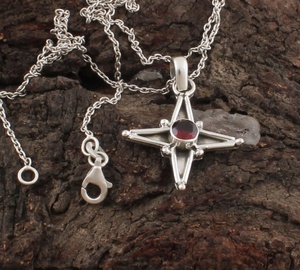 Colgante de estrella de granate rojo hecho a mano en plata de ley, joyería cristiana, collar de piedras preciosas naturales, regalo para mujeres y hombres - Product Image 1