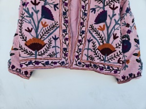 SHREE RADHA GOVIND EXPORTS Veste ethnique artisanale pour femme, en velours imprimé, broderie Suzani florale, chaude pour le printemps/l'automne/l'hiver - Product Image 5