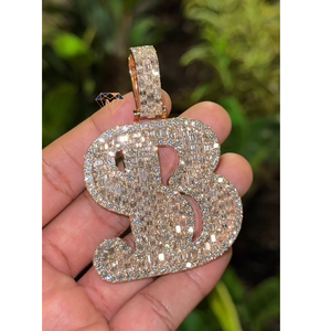 Oferta Especial: Colgante de Diamante Moissanite VVS de Plata 925 de Diseño para Colección de Joyería Hip Hop para Raperos, Disponible al Mejor Precio - Product Image 1