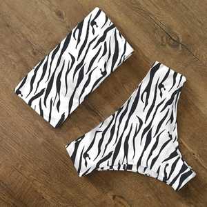 Conjunto de Bikini con Estampado de Leopardo para Mujer, Top Bandeau, Braguita Hipster, Traje de Baño de Spandex y Poliéster, Ajuste Elástico, Estilo Regular - Product Image 4