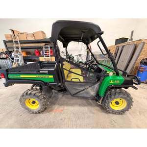 John Deeree 825i 4x4 UTV con motore a benzina da 812cc, tecnologia EFI, trasmissione CVT e prestazioni affidabili per lavori imp - Product Image 5